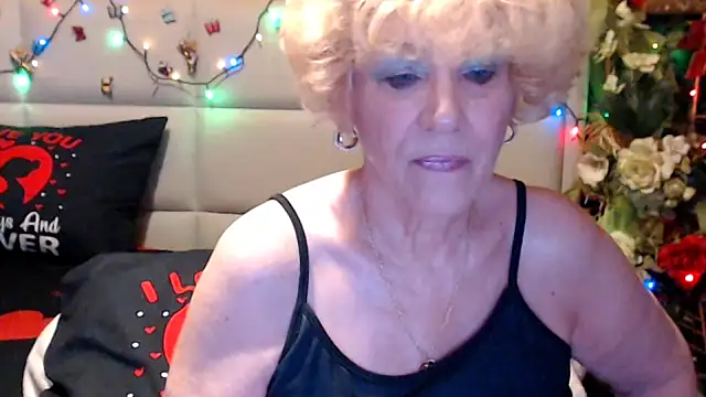 Snapshot of HappyWomanOn chatting on June 2026 09:07:01 AM HappyWomanOn online show from June 2026 09:07:01 AM