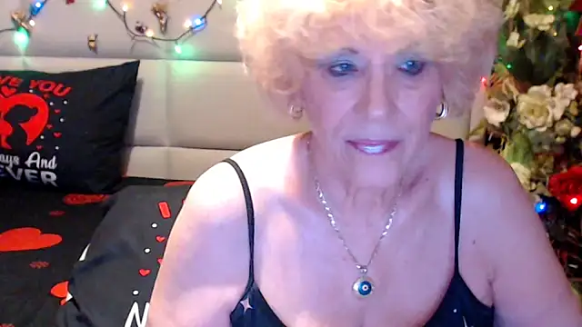 Snapshot of HappyWomanOn chatting on June 2026 09:11:02 AM HappyWomanOn online show from June 2026 09:11:02 AM