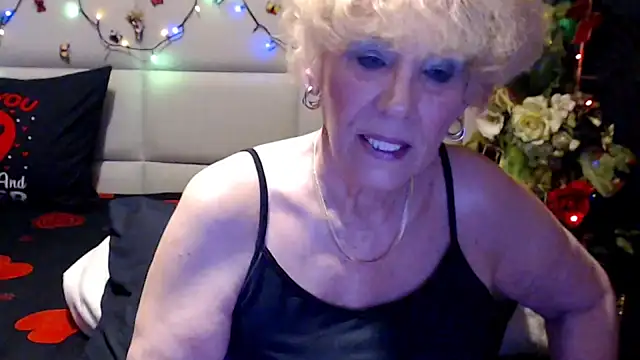 Snapshot of HappyWomanOn chatting on June 2026 09:09:01 AM HappyWomanOn online show from June 2026 09:09:01 AM