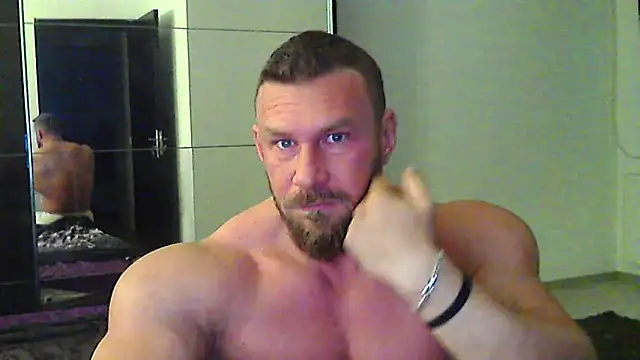 Snapshot of muscularkevin chatting on May 2026 03:24:02 AM muscularkevin online show from May 2026 03:24:02 AM
