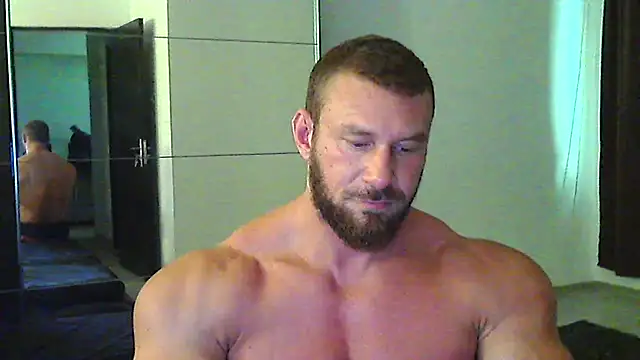 muscularkevin online show from July 2026 01:02:02 PM