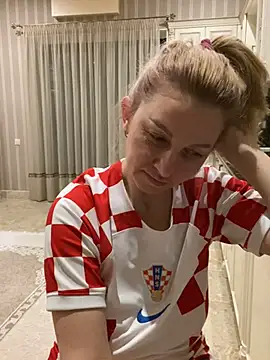 Amazoniiaa online show from February 2025 06:37:01 PM