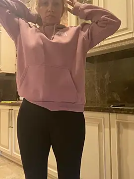 Amazoniiaa online show from February 2025 02:27:02 PM