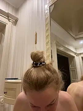 Amazoniiaa online show from March 2025 06:18:01 PM