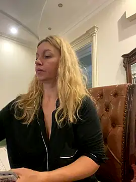 Amazoniiaa online show from November 2025 08:24:01 AM