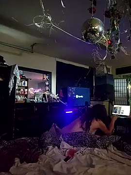 Hotredheadandtoungelasher online show from December 2025 06:01:02 PM