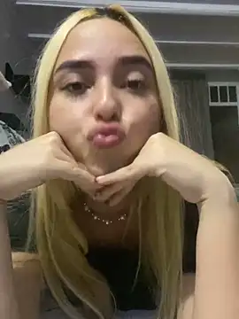 Irisweet  online show from December 2024 11:37:01 PM