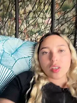 Irisweet  online show from March 2026 09:00:01 PM