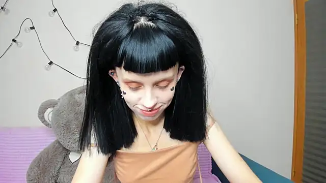 FlowerOfSin2001 online show from September 2025 03:12:02 PM