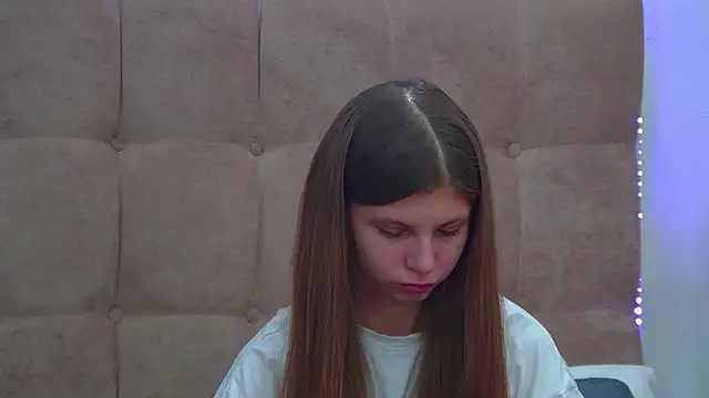 Snapshot of AudreyBarlow chatting on November 2025 06:27:01 AM AudreyBarlow online show from November 2025 06:27:01 AM