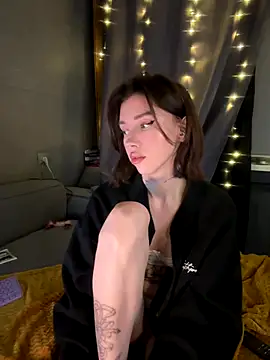 Snapshot of Bastet chatting on December 2025 06:48:01 PM Bastet online show from December 2025 06:48:01 PM