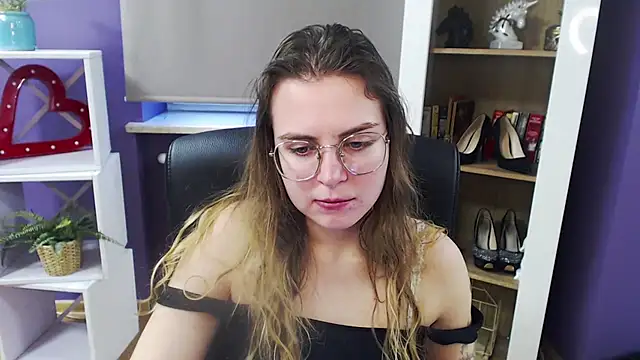 Zoey Erotic online show from February 2025 08:48:02 AM