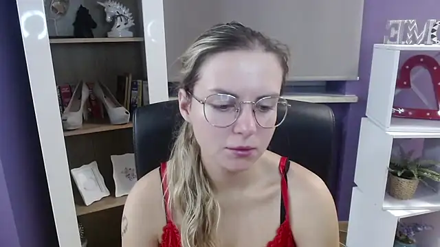 Zoey Erotic online show from September 2025 04:25:01 AM