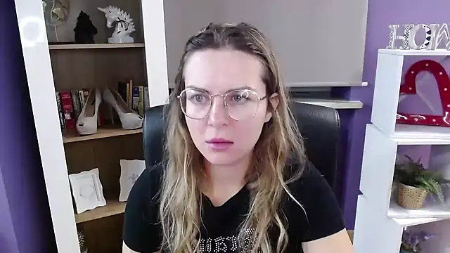 Zoey Erotic online show from October 2025 04:24:02 AM