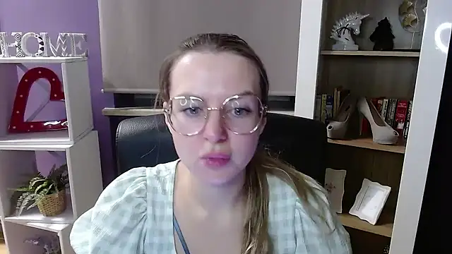 Zoey Erotic online show from November 2025 05:32:02 AM