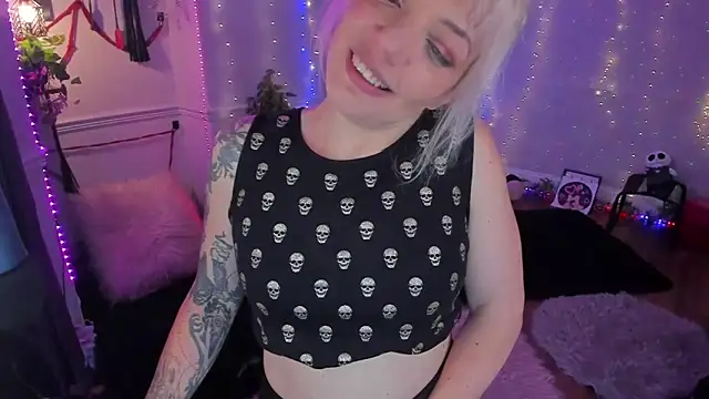 AliceW0lf online show from September 2025 07:58:02 PM