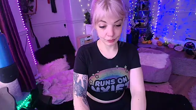 AliceW0lf online show from April 2026 10:46:02 AM