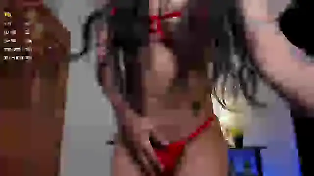 Snapshot of girl_dollxx chatting on December 2024 04:27:02 PM girl dollxx online show from December 2024 04:27:02 PM