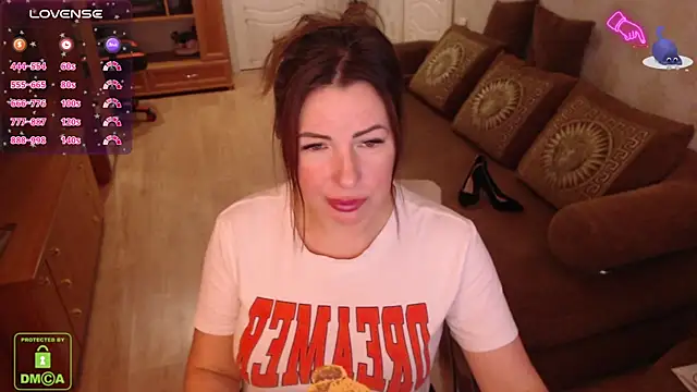 LauraClarck online show from February 2025 05:47:01 AM