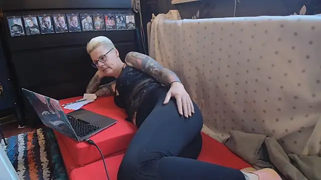 MaryG online show from January 2025 09:37:02 AM