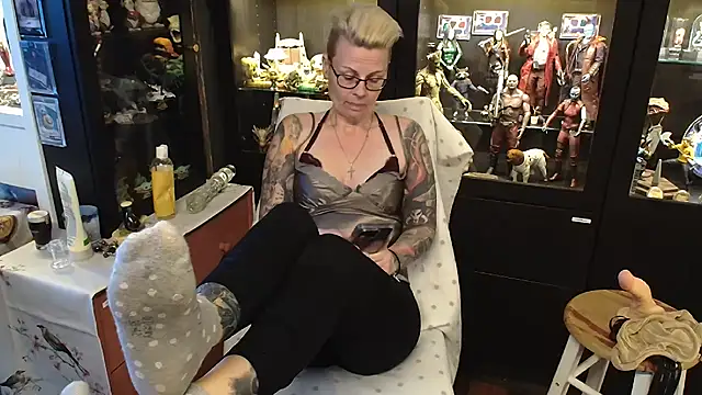 MaryG online show from January 2025 12:33:01 PM