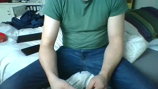 Snapshot of MmaxX004 chatting on February 2025 04:46:02 PM MmaxX004 online show from February 2025 04:46:02 PM