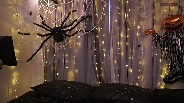 agatha collins  online show from October 2025 06:39:01 PM