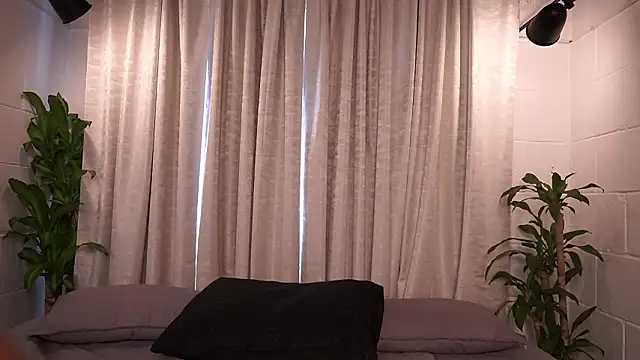 agatha collins  online show from February 2026 07:50:02 PM