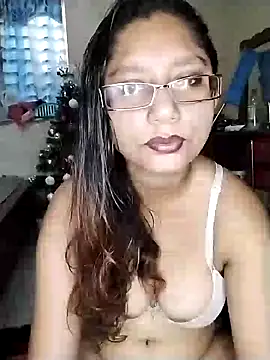 Snapshot of Sivanija_21 chatting on December 2024 11:31:02 AM Sivanija 21 online show from December 2024 11:31:02 AM