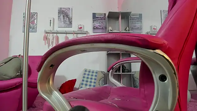 CAMILA--REY online show from October 2025 12:00:02 PM