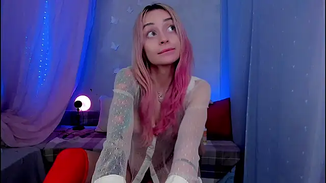 LickLizzy online show from January 2025 08:01:01 PM