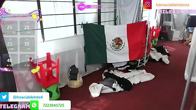 LaInsaciableIntensa online show from November 2025 05:01:02 PM