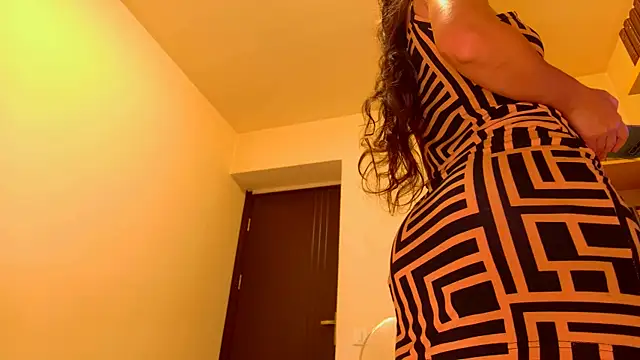 purpleariellx online show from July 2026 10:45:01 PM