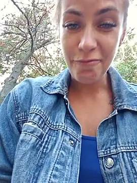 Keli Jessi online show from September 2025 01:13:02 PM