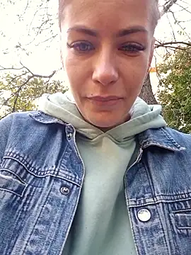 Keli Jessi online show from September 2025 01:15:01 PM