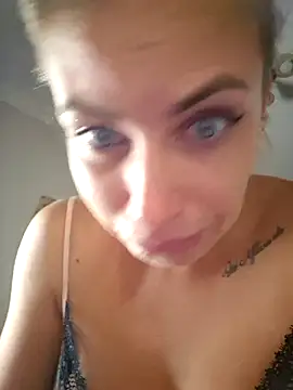 Keli Jessi online show from October 2025 06:20:01 PM