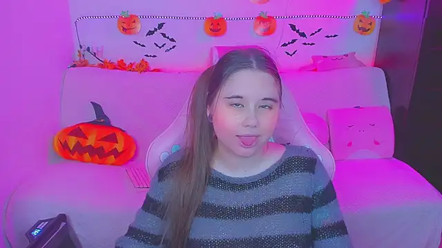 Lolisuccub online show from October 2025 06:31:02 PM