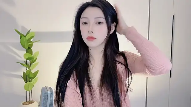 Snapshot of HaagenDazs_ chatting on February 2025 12:57:02 PM HaagenDazs online show from February 2025 12:57:02 PM