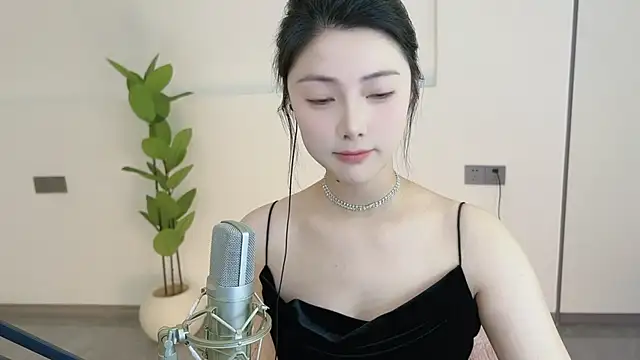 Snapshot of HaagenDazs_ chatting on February 2025 12:10:02 AM HaagenDazs online show from February 2025 12:10:02 AM