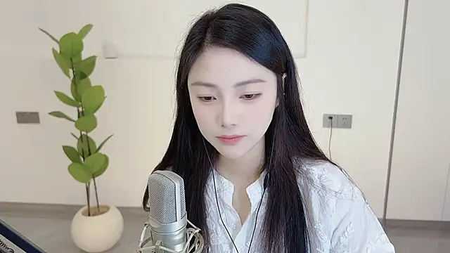 Snapshot of HaagenDazs_ chatting on March 2025 01:09:01 AM HaagenDazs online show from March 2025 01:09:01 AM