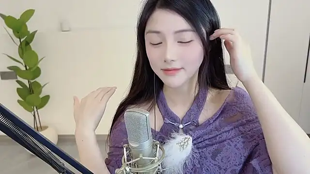 Snapshot of HaagenDazs_ chatting on March 2025 04:08:02 AM HaagenDazs online show from March 2025 04:08:02 AM