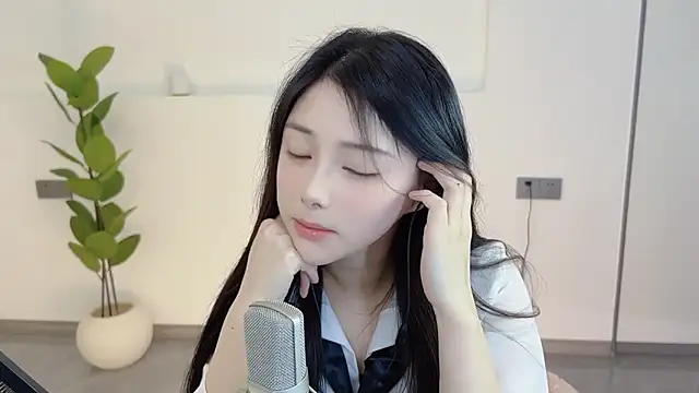 Snapshot of HaagenDazs_ chatting on March 2025 04:08:02 AM HaagenDazs online show from March 2025 04:08:02 AM