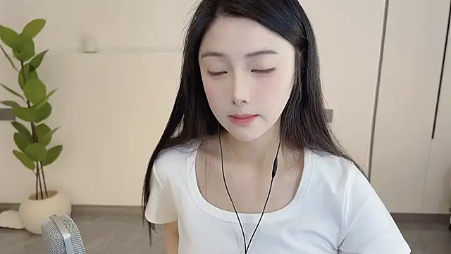 Snapshot of HaagenDazs_ chatting on March 2025 12:48:02 AM HaagenDazs online show from March 2025 12:48:02 AM