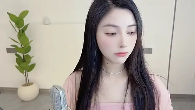 Snapshot of HaagenDazs_ chatting on March 2025 01:02:02 AM HaagenDazs online show from March 2025 01:02:02 AM