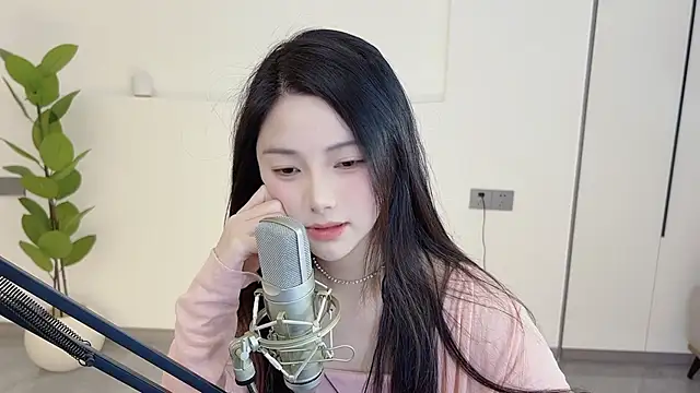 Snapshot of HaagenDazs_ chatting on March 2025 04:07:02 AM HaagenDazs online show from March 2025 04:07:02 AM