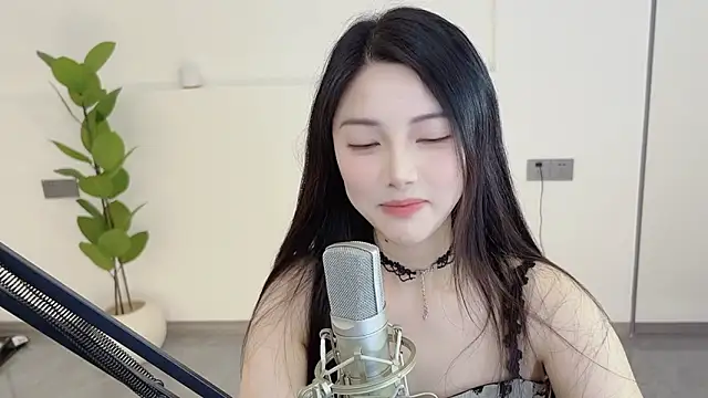 Snapshot of HaagenDazs_ chatting on March 2025 04:17:02 AM HaagenDazs online show from March 2025 04:17:02 AM