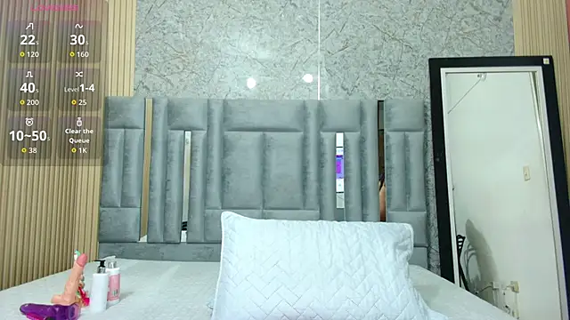 Snapshot of veronicaroose_ chatting on February 2026 12:34:01 PM veronicaroose online show from February 2026 12:34:01 PM