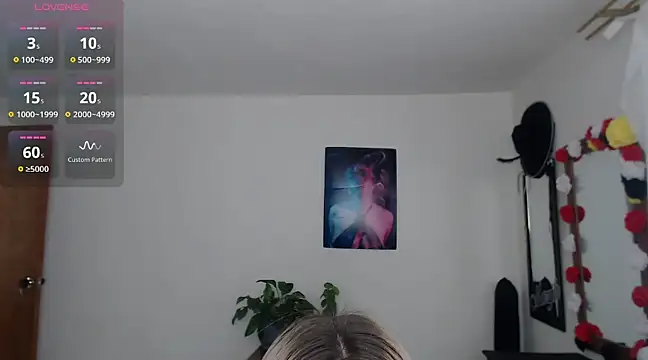 Snapshot of charlottezoe15 chatting on January 2025 06:10:01 PM charlottezoe15 online show from January 2025 06:10:01 PM