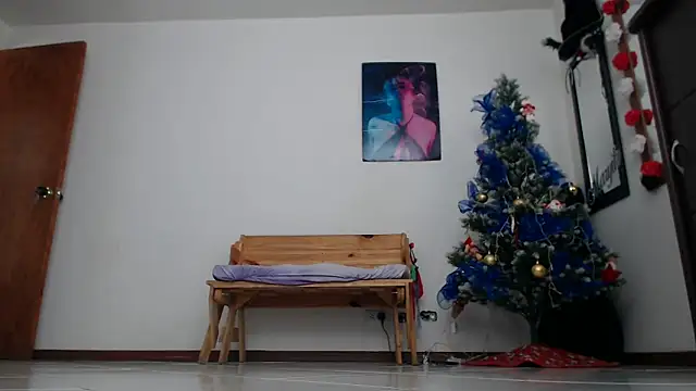 Snapshot of charlottezoe15 chatting on November 2025 06:06:02 PM charlottezoe15 online show from November 2025 06:06:02 PM