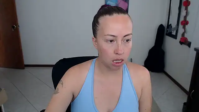 charlottezoe15 online show from February 2026 05:57:02 PM